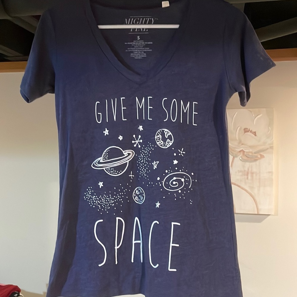 “Give me some space” top